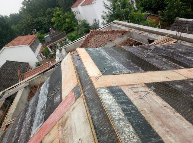 旧楼改造屋面施工方案（彩钢屋面施工方案）